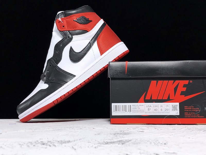 Air Jordan 1 AJ1 Satin Black Toe